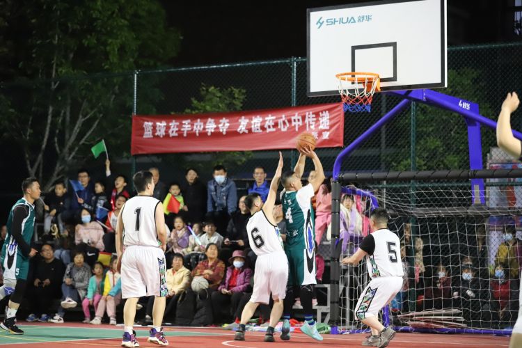 边锋迫在